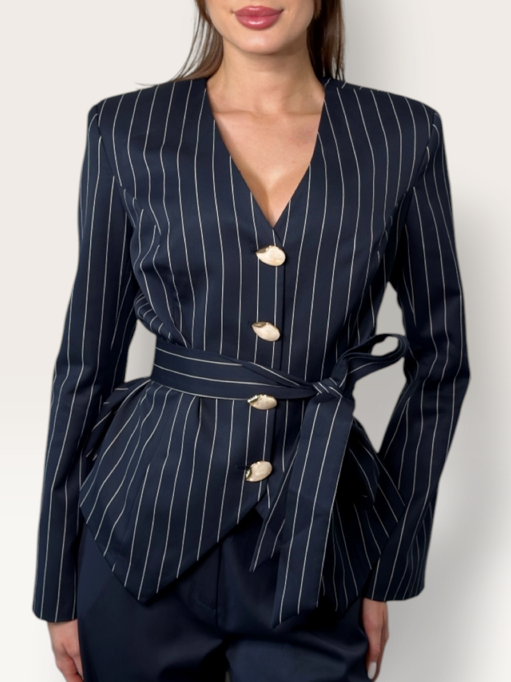 Detaliu accesoriu esarfa compleu bleumarin Dahlia