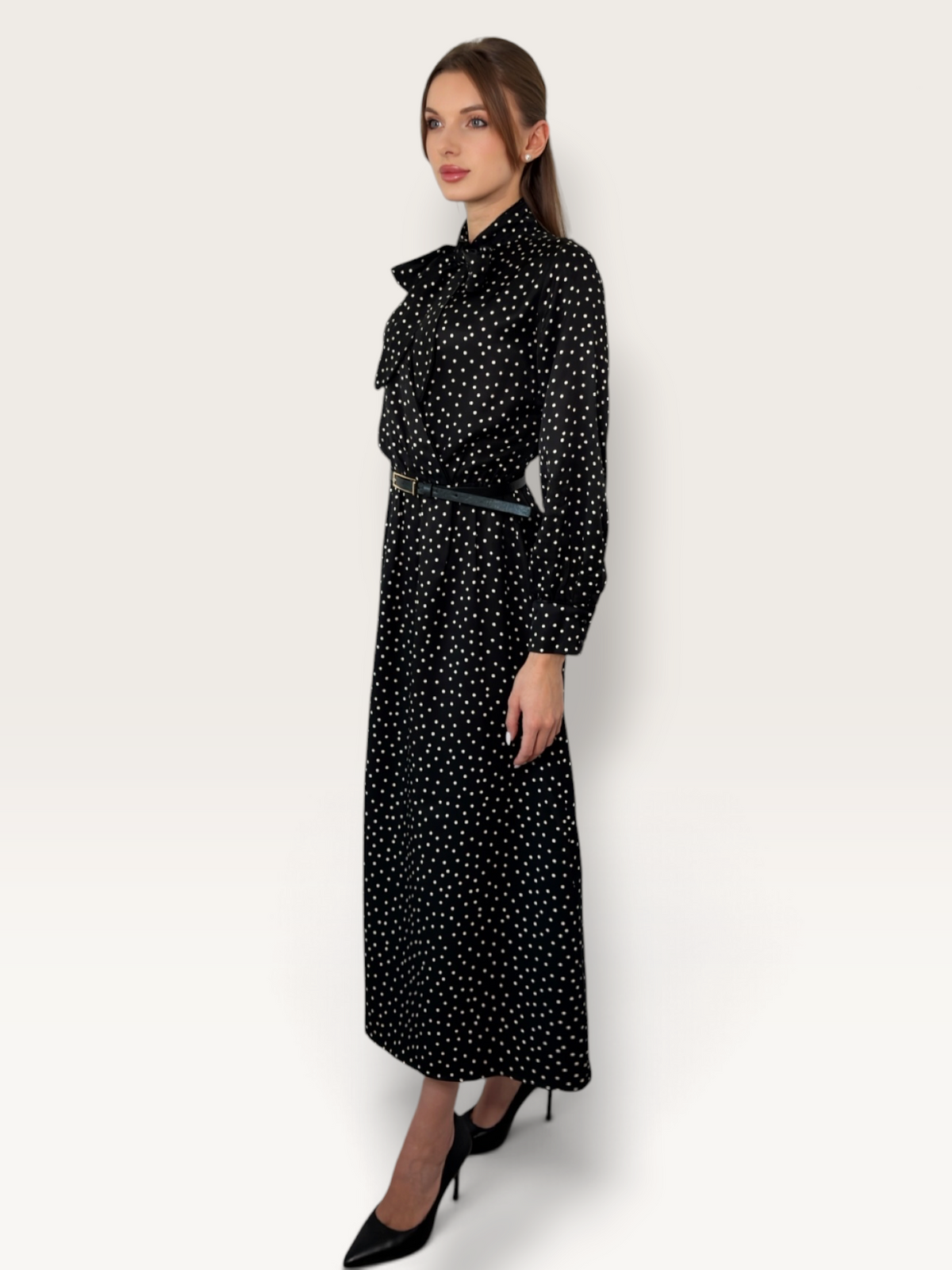 Detaliu funda rochie cu buline neagra Dahlia